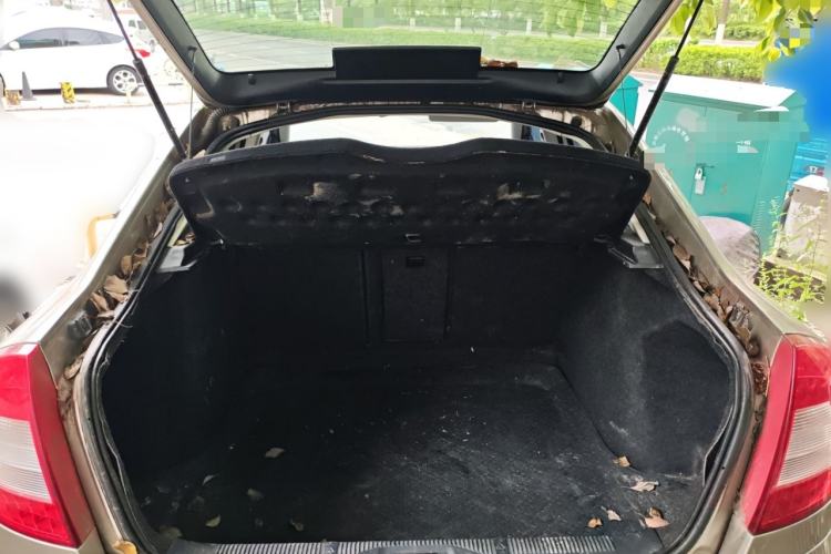 Used Skoda Octavia 2012 1.6L Automatic Yijun Edition Trunk