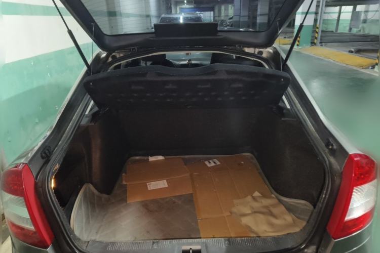 Used Skoda Octavia 2012 2.0L Automatic Yijie Version Trunk