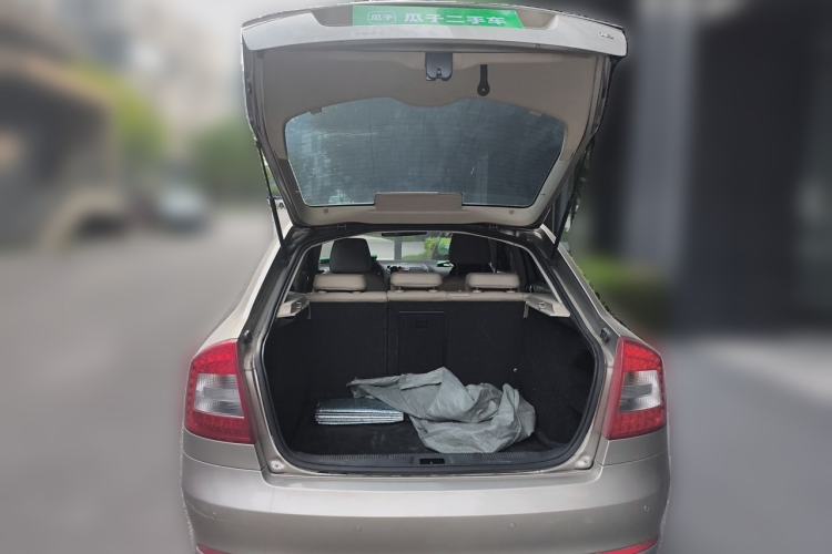 Used Skoda Octavia 2012 1.6L Automatic Yijun Edition Trunk