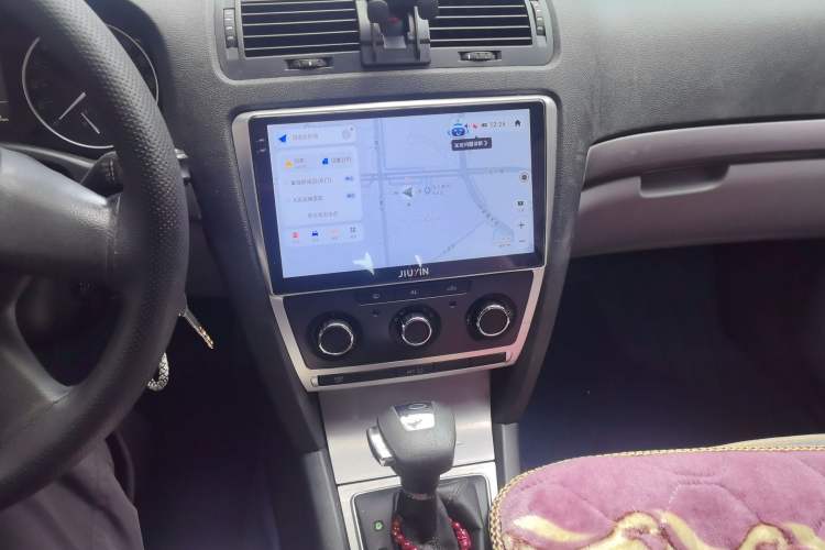 Used Skoda Octavia 2012 1.6L Automatic Yijie Edition Audio And AC Panel