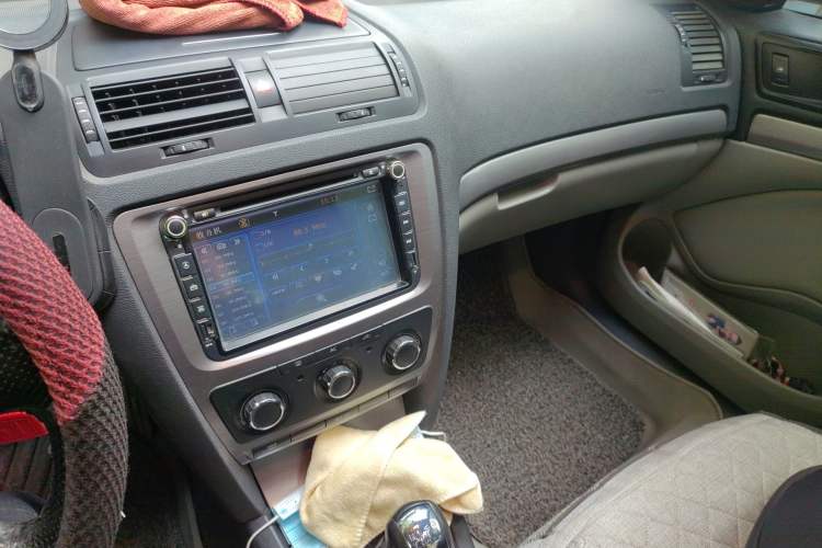 Used Skoda Octavia 2012 1.6L Manual Yijun Edition Audio And AC Panel