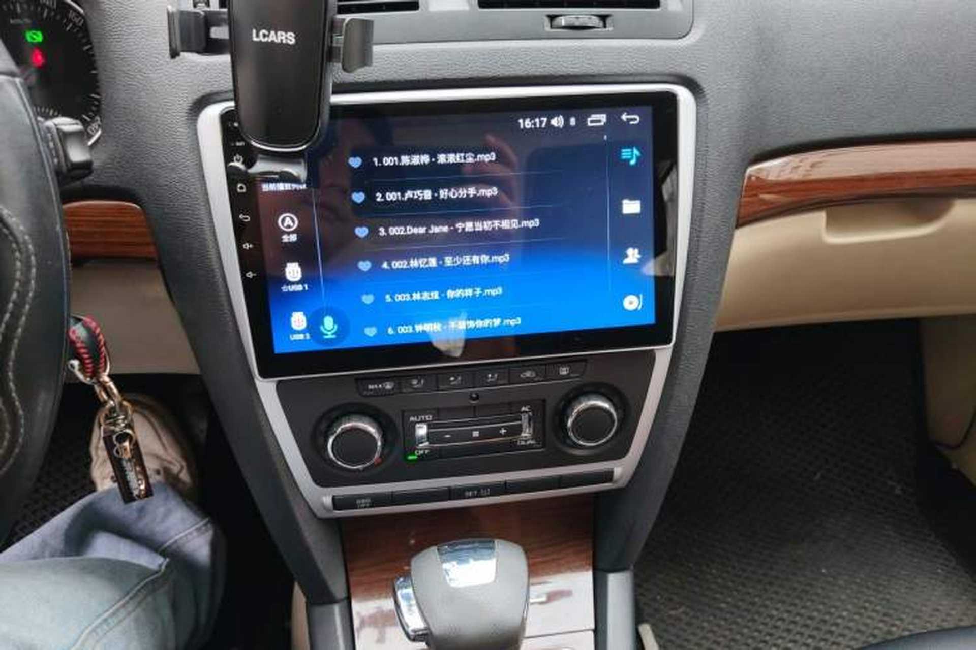 Used Skoda Octavia 2012 1.6L Automatic Yijun Edition Audio And AC Panel