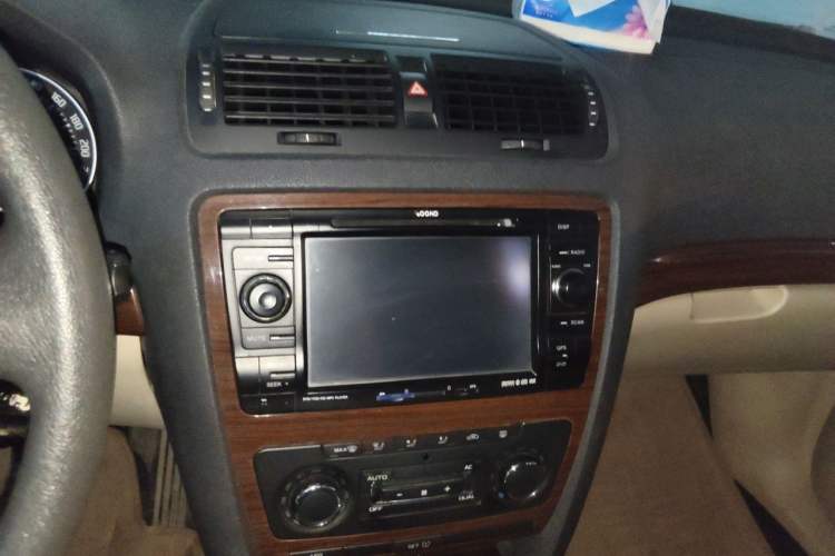 Used Skoda Octavia 2012 1.6L Automatic Yijie Edition Audio And AC Panel