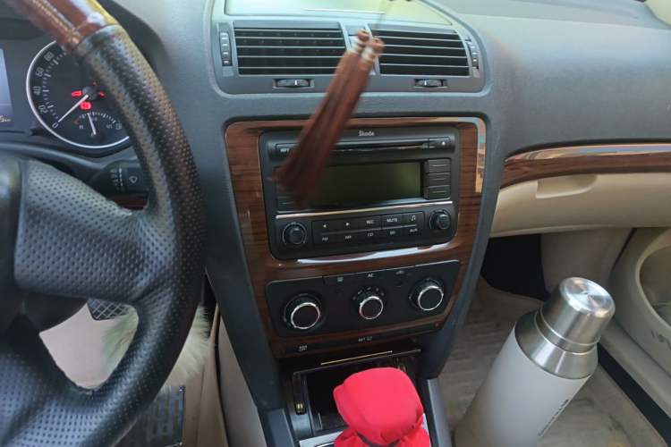 Used Skoda Octavia 2012 1.4TSI DSG Yijun Edition Audio And AC Panel
