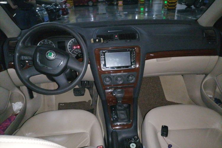 Used Skoda Octavia 2012 1.4TSI DSG Yijun Edition Center Console