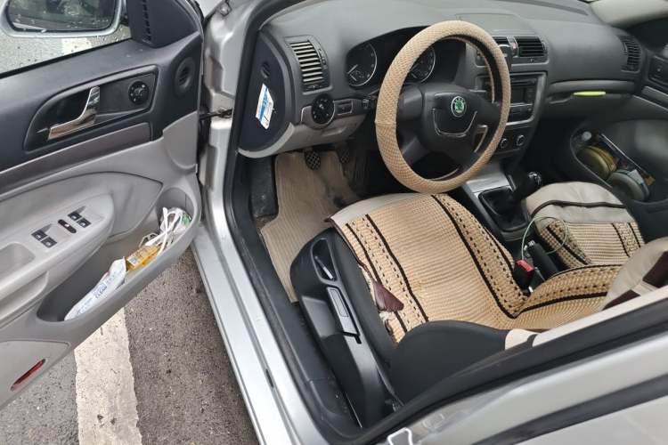 Used Skoda Octavia 2012 1.6L Manual Yijie Edition Driver Seat