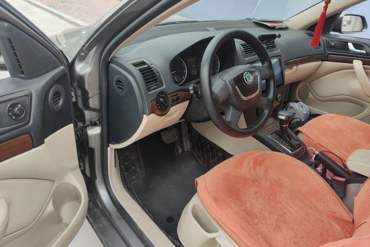 Used Skoda Octavia 2012 1.6L Automatic Yijun Edition Driver Seat