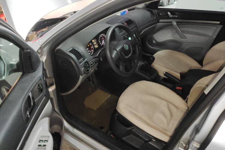 Used Skoda Octavia 2012 1.6L Manual Yijie Edition Driver Seat