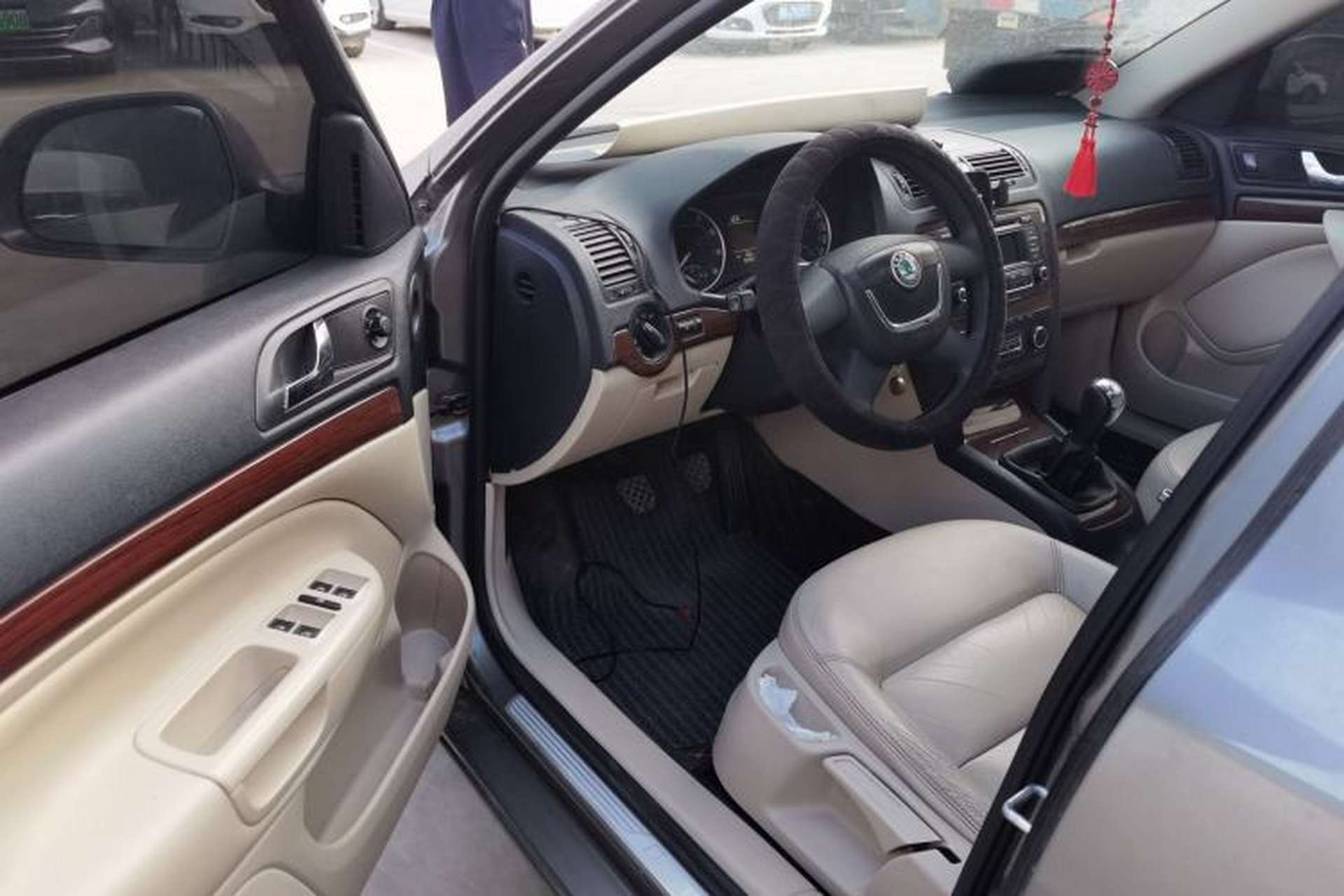 Used Skoda Octavia 2012 1.6L Manual Yijun Edition Driver Seat