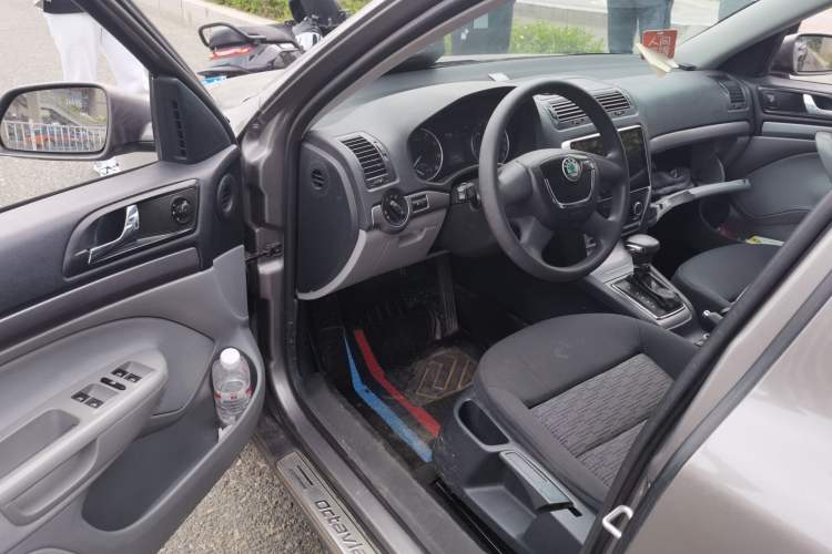 Used Skoda Octavia 2012 2.0L Automatic Yijie Version Driver Seat