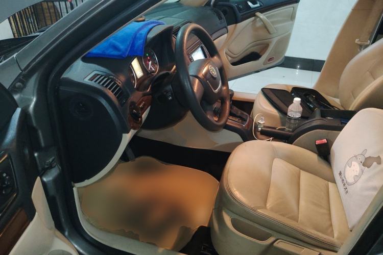 Used Skoda Octavia 2012 1.6L Automatic Yijun Edition Driver Seat