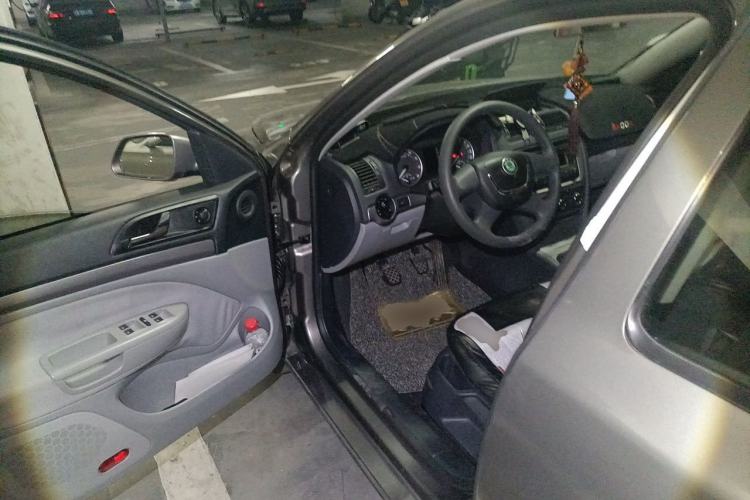 Used Skoda Octavia 2012 1.6L Manual Eado Edition Driver Seat
