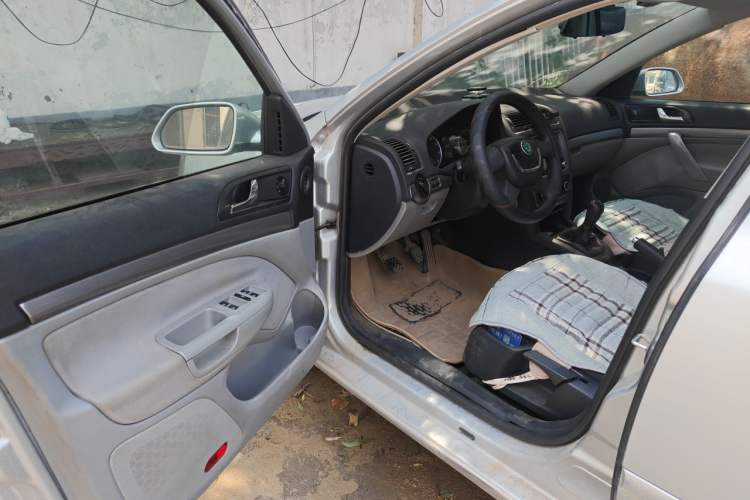 Used Skoda Octavia 2012 2.0L Manual Yijie Version Driver Seat