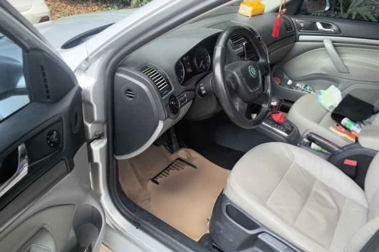 Used Skoda Octavia 2012 1.6L Automatic Yijie Edition Driver Seat
