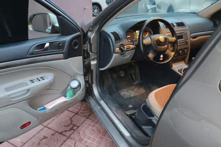 Used Skoda Octavia 2012 1.6L Manual Yijie Edition Driver Seat