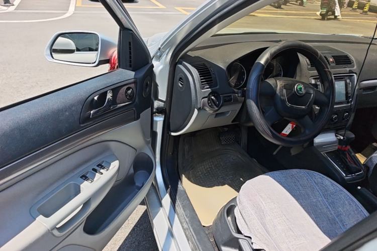 Used Skoda Octavia 2012 1.6L Automatic Yijie Edition Driver Seat