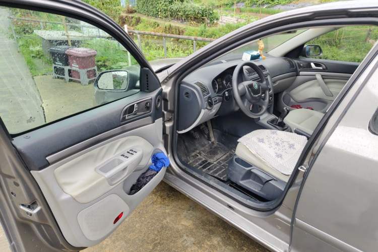 Used Skoda Octavia 2012 1.6L Manual Eado Edition Driver Seat