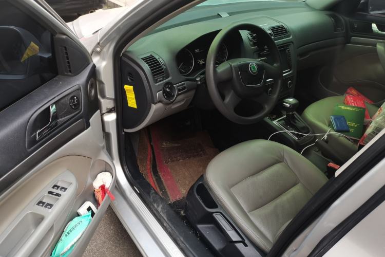 Used Skoda Octavia 2012 1.6L Automatic Yijie Edition Driver Seat