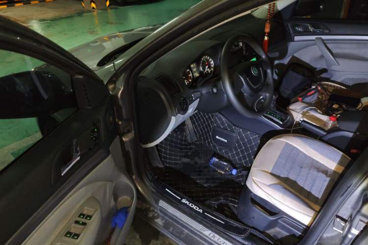 Used Skoda Octavia 2012 1.6L Automatic Yijie Edition Driver Seat