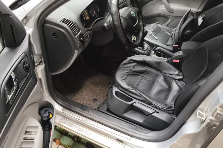 Used Skoda Octavia 2012 1.6L Manual Yijie Edition Driver Seat
