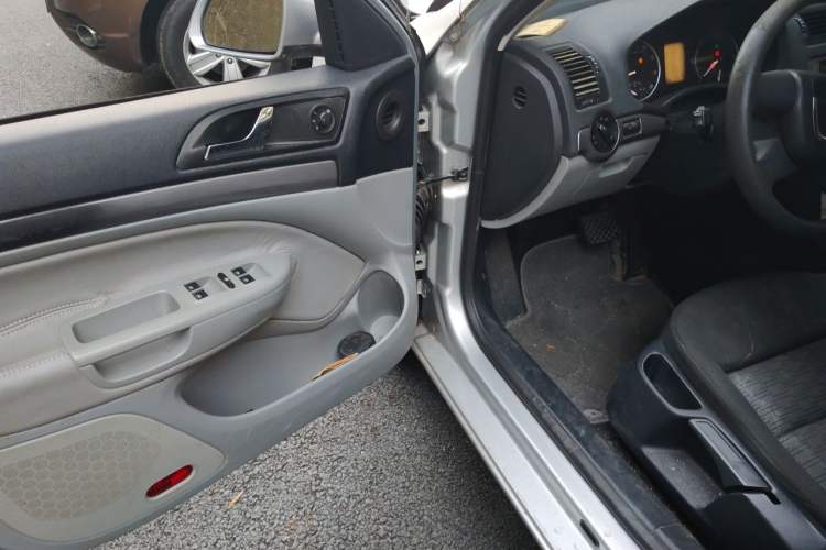 Used Skoda Octavia 2012 1.6L Automatic Yijie Edition Driver Seat