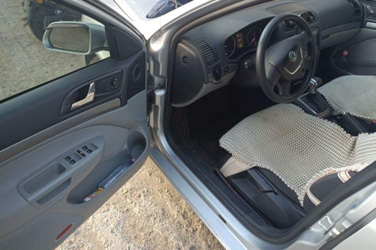 Used Skoda Octavia 2012 1.6L Automatic Yijie Edition Driver Seat