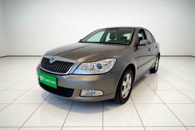 Ojetý Skoda Octavia 2012 1.6L Automatic Yijie Edition