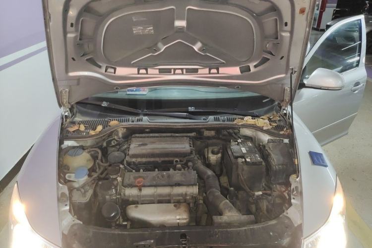 Used Skoda Octavia 2012 1.6L Manual Yijie Edition Engine Bay