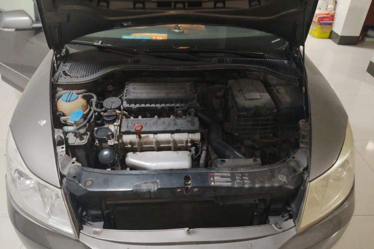 Used Skoda Octavia 2012 1.6L Automatic Yijun Edition Engine Bay