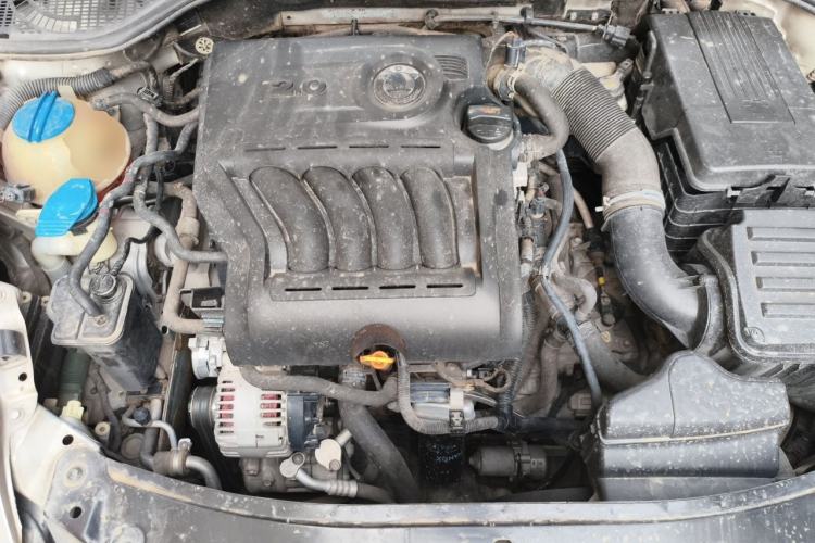 Used Skoda Octavia 2012 2.0L Automatic Yijie Version Engine Bay