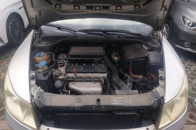 Used Skoda Octavia 2012 1.6L Manual Yijun Edition Engine Bay