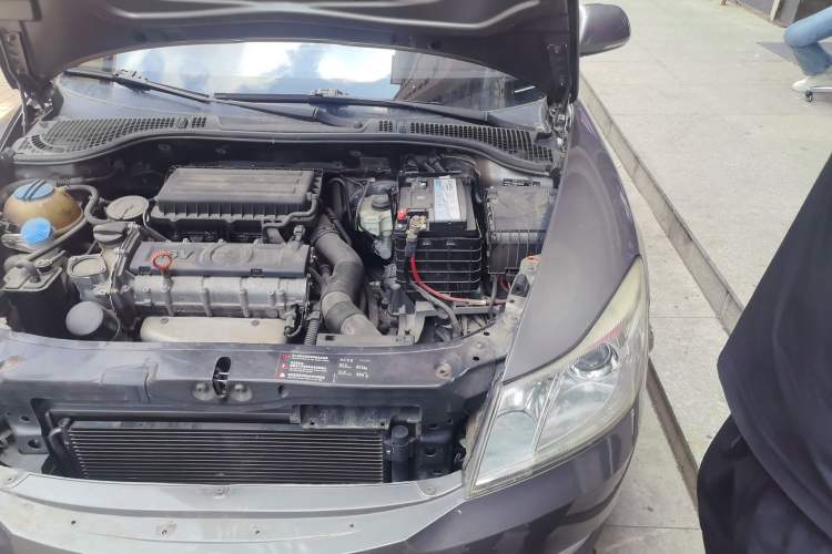 Used Skoda Octavia 2012 1.6L Automatic Yijie Edition Engine Bay Left