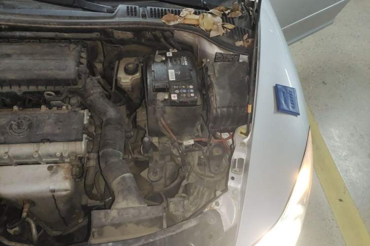 Used Skoda Octavia 2012 1.6L Manual Yijie Edition Engine Bay Left