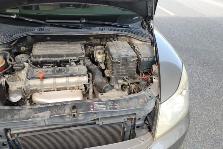 Used Skoda Octavia 2012 1.6L Automatic Yijie Edition Engine Bay Left