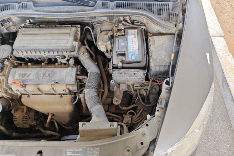 Used Skoda Octavia 2012 1.6L Automatic Yijie Edition Engine Bay Left