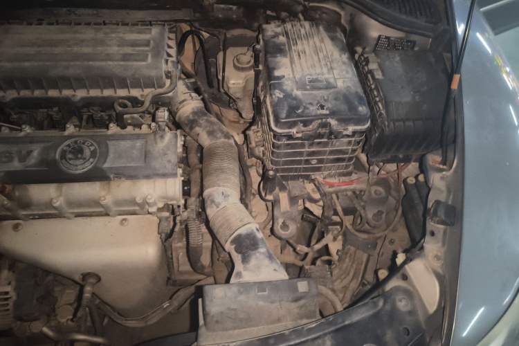 Used Skoda Octavia 2012 1.6L Automatic Yijun Edition Engine Bay Left