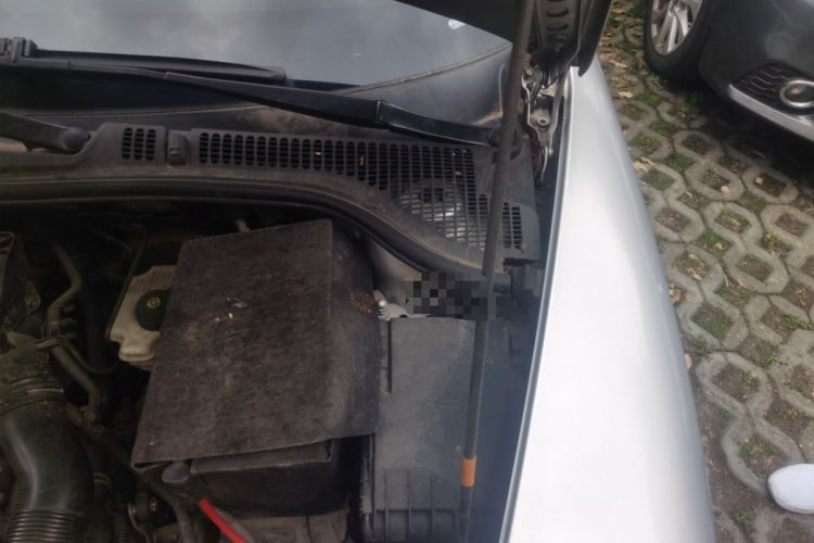 Used Skoda Octavia 2012 1.6L Manual Yijun Edition Engine Bay Left
