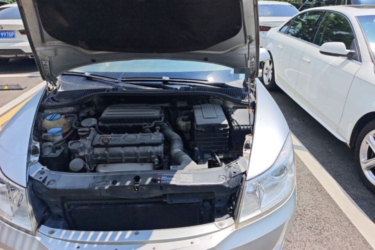 Used Skoda Octavia 2012 1.6L Automatic Yijie Edition Engine Bay Left