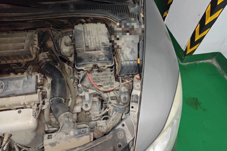 Used Skoda Octavia 2012 1.6L Automatic Yijun Edition Engine Bay Left