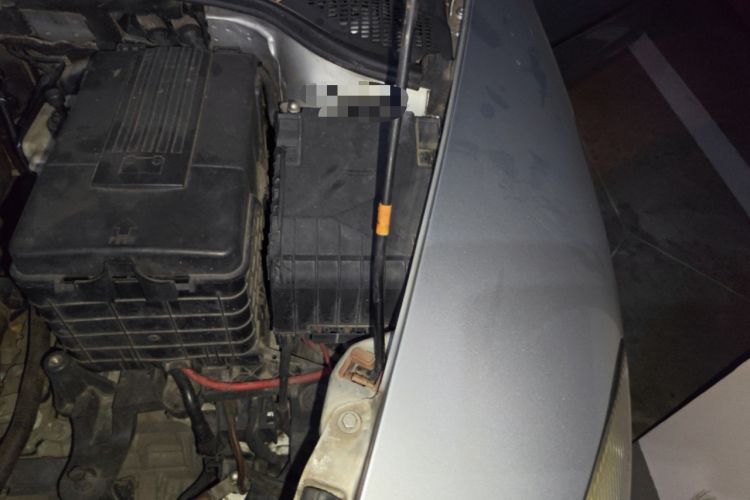 Used Skoda Octavia 2012 1.6L Automatic Yijun Edition Engine Bay Left