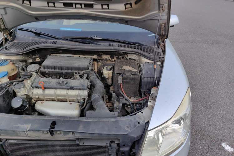 Used Skoda Octavia 2012 1.6L Manual Yijun Edition Engine Bay Left