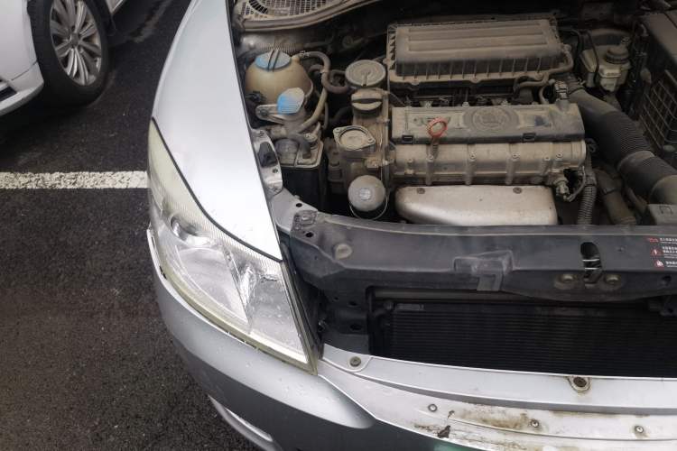Used Skoda Octavia 2012 1.6L Automatic Yijie Edition Engine Bay Right