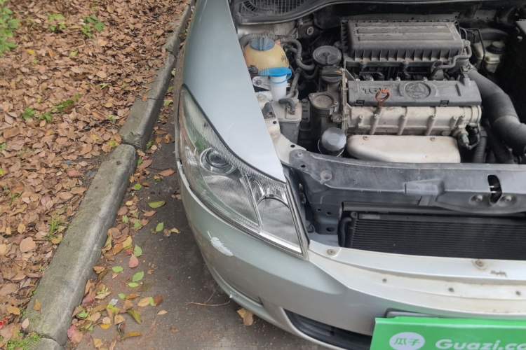 Used Skoda Octavia 2012 1.6L Automatic Yijie Edition Engine Bay Right