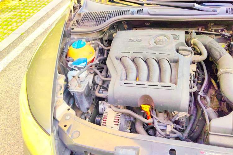 Used Skoda Octavia 2012 2.0L Automatic Yijie Version Engine Bay Right