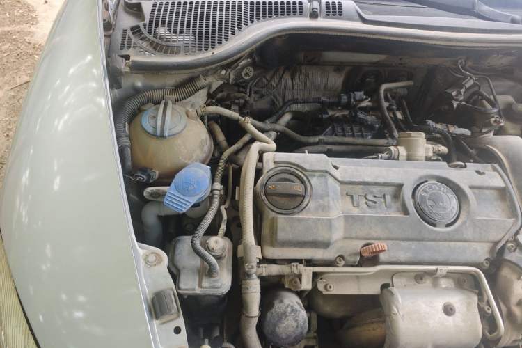 Used Skoda Octavia 2012 1.4TSI DSG Yijun Edition Engine Bay Right
