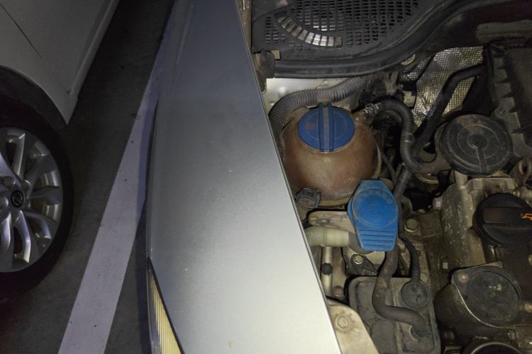 Used Skoda Octavia 2012 1.6L Automatic Yijun Edition Engine Bay Right