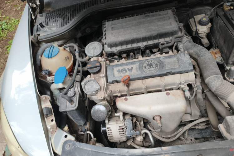 Used Skoda Octavia 2012 1.6L Manual Yijie Edition Engine Bay Right