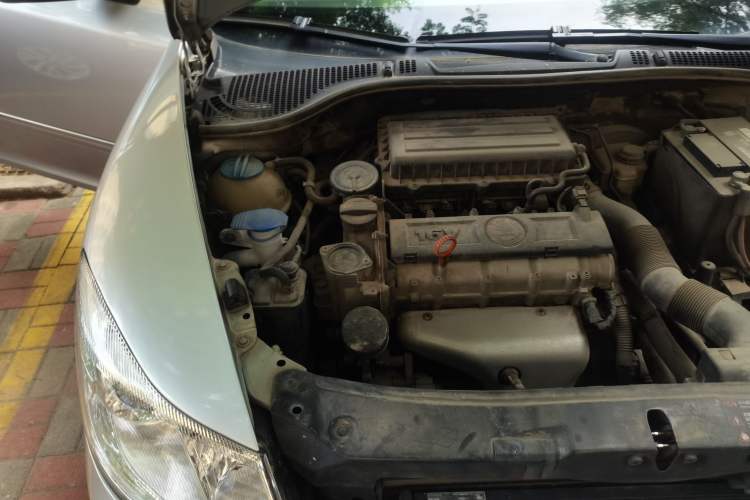 Used Skoda Octavia 2012 1.6L Manual Yijun Edition Engine Bay Right