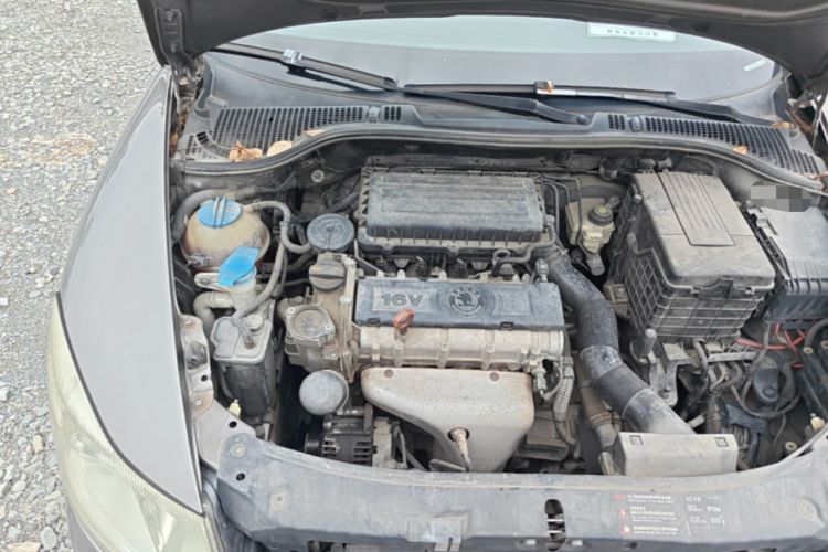 Used Skoda Octavia 2012 1.6L Automatic Yijun Edition Engine Bay Right