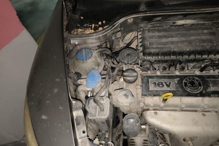 Used Skoda Octavia 2012 1.6L Manual Eado Edition Engine Bay Right